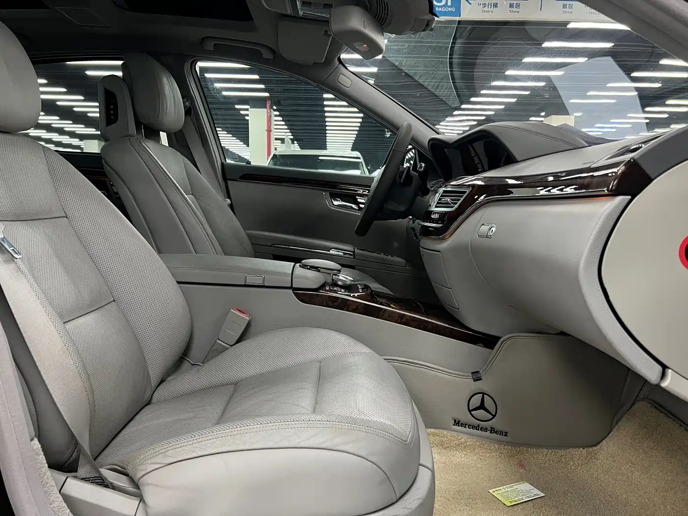 Mercedes-Benz S-Class 2010 S 350 L Luxury фото 14