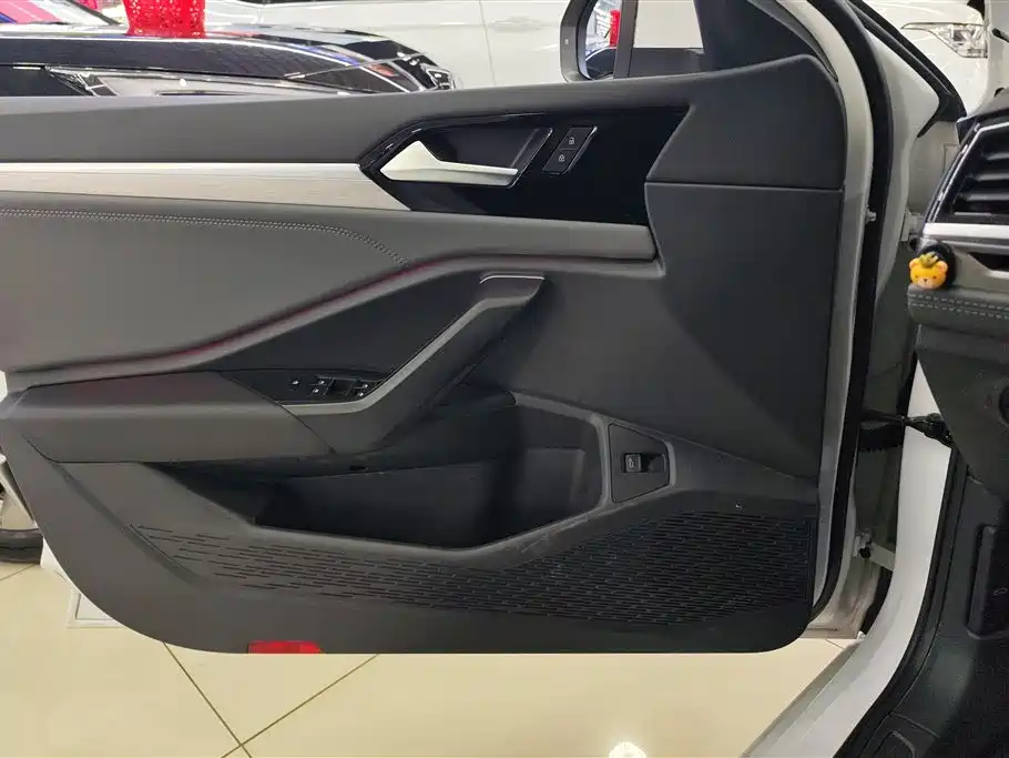 Volkswagen Sagitar 2021 280TSI DSG Comfort Smart Connect Edition фото 7
