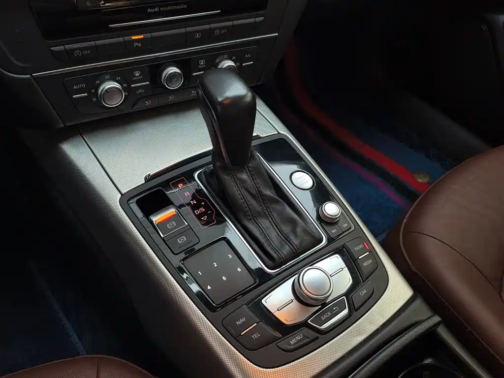 Audi A6L 2018 30th Anniversary 35 TFSI Fashion фото 8
