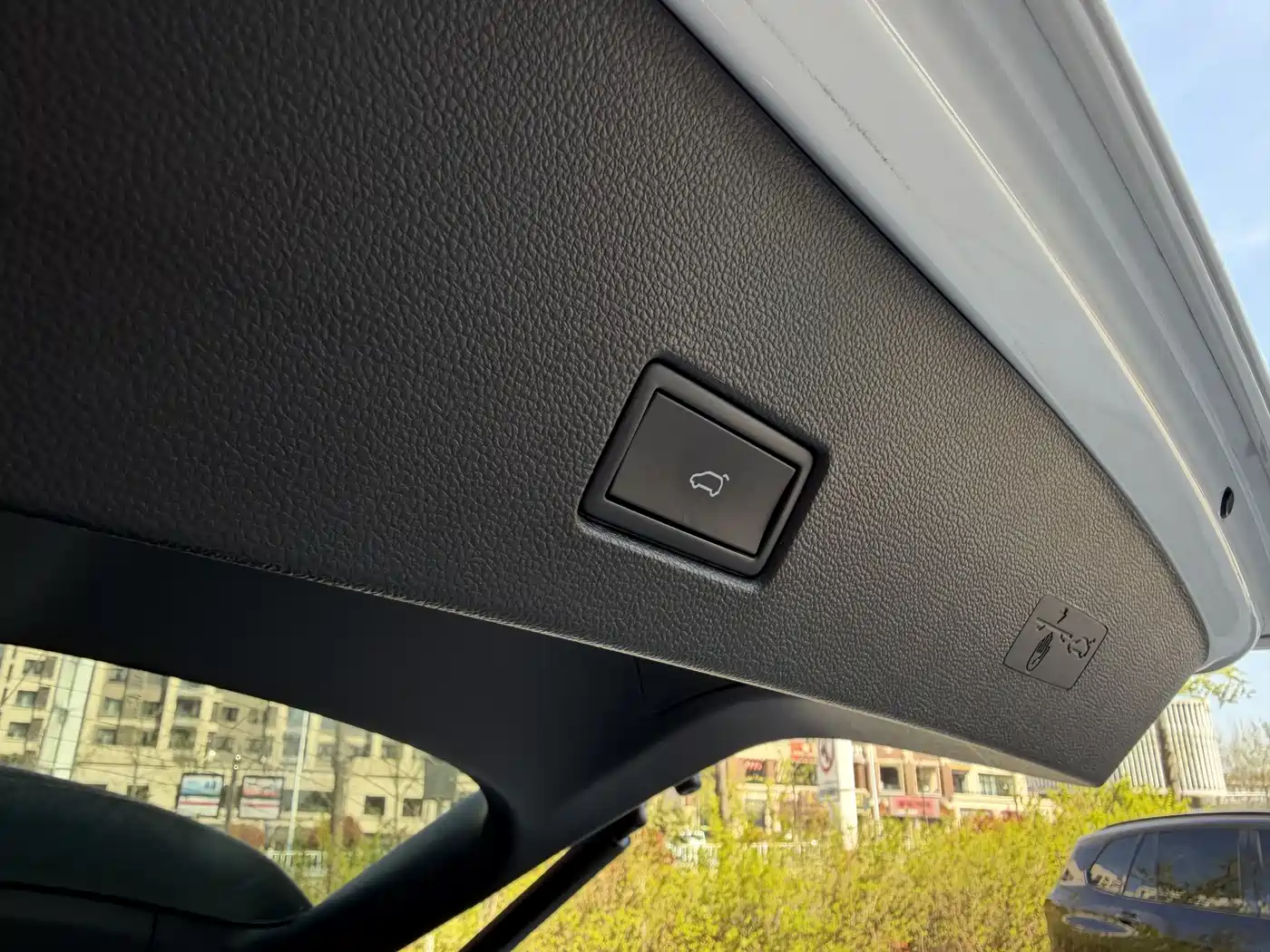 VOLKSWAGEN T ROC EXPLORING SONGS