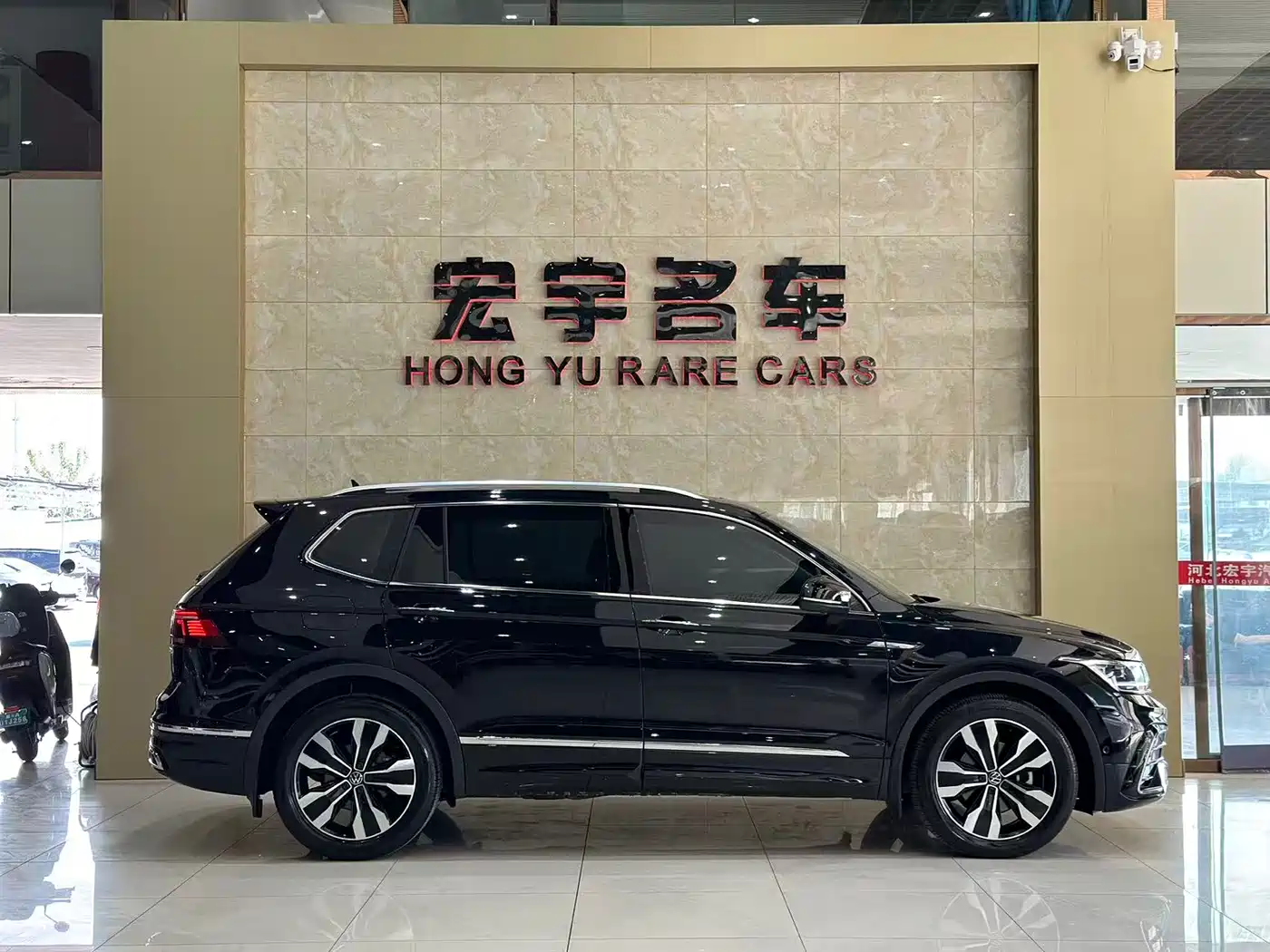 Volkswagen Tiguan L 2023 330TSI Auto 2WD R-Line Premium Edition фото 4
