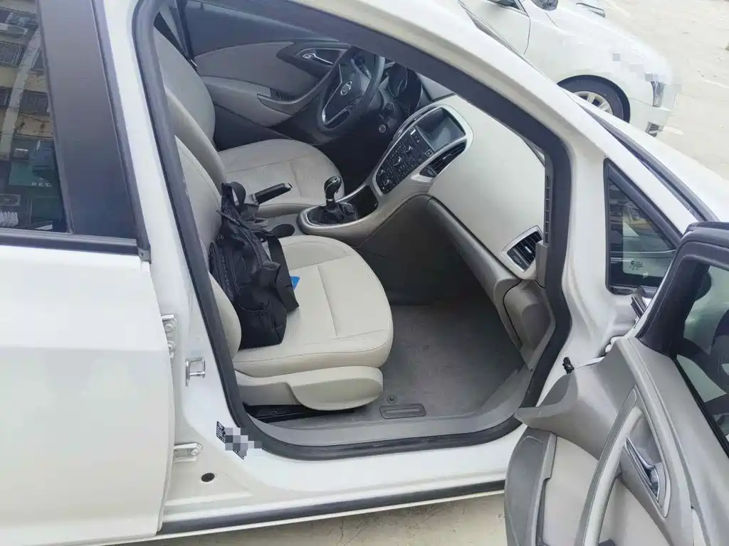 Фото 13 - Buick Excelle
