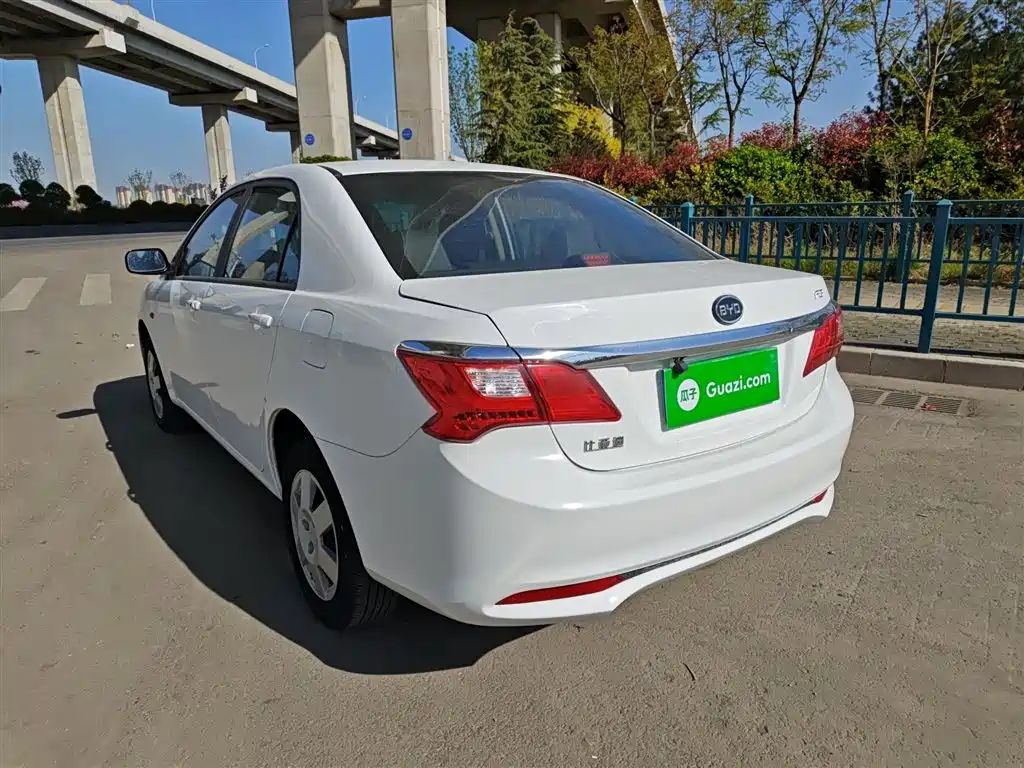 Фото 23 - BYD F3