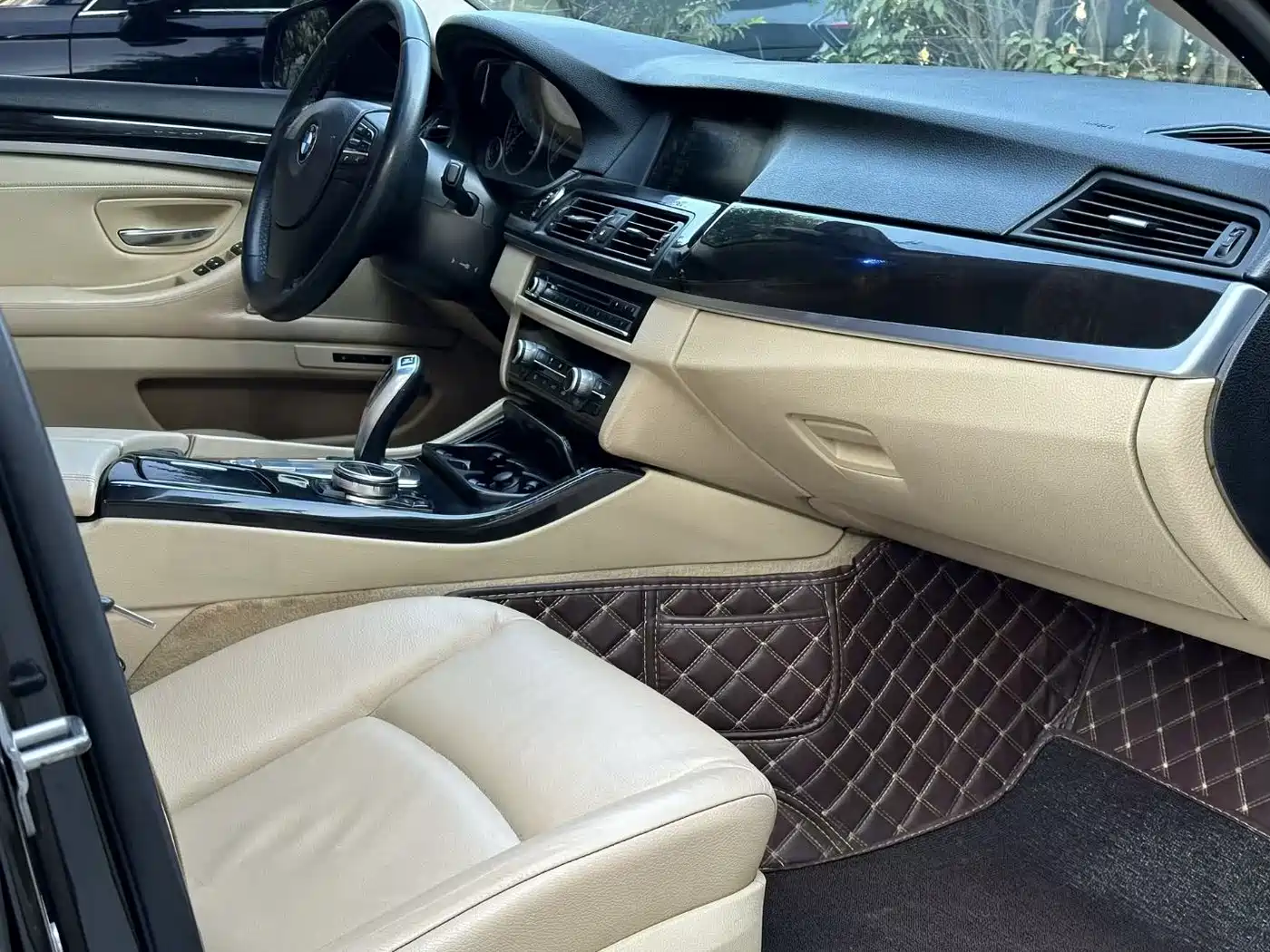 BMW 5 Series 2013 525Li Luxury фото 10