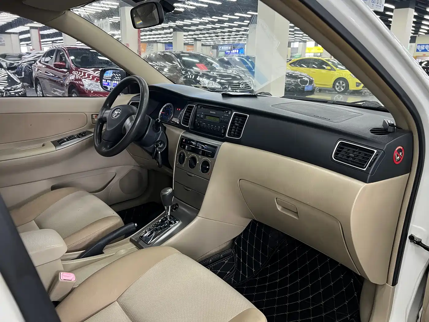 Toyota Corolla 2013 1.6L Automatic Luxury фото 13