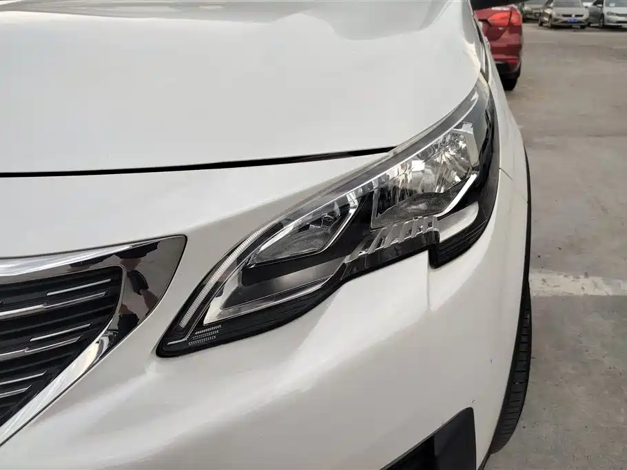 Peugeot 5008 2017 380THP 5-Seat Elite Edition фото 5