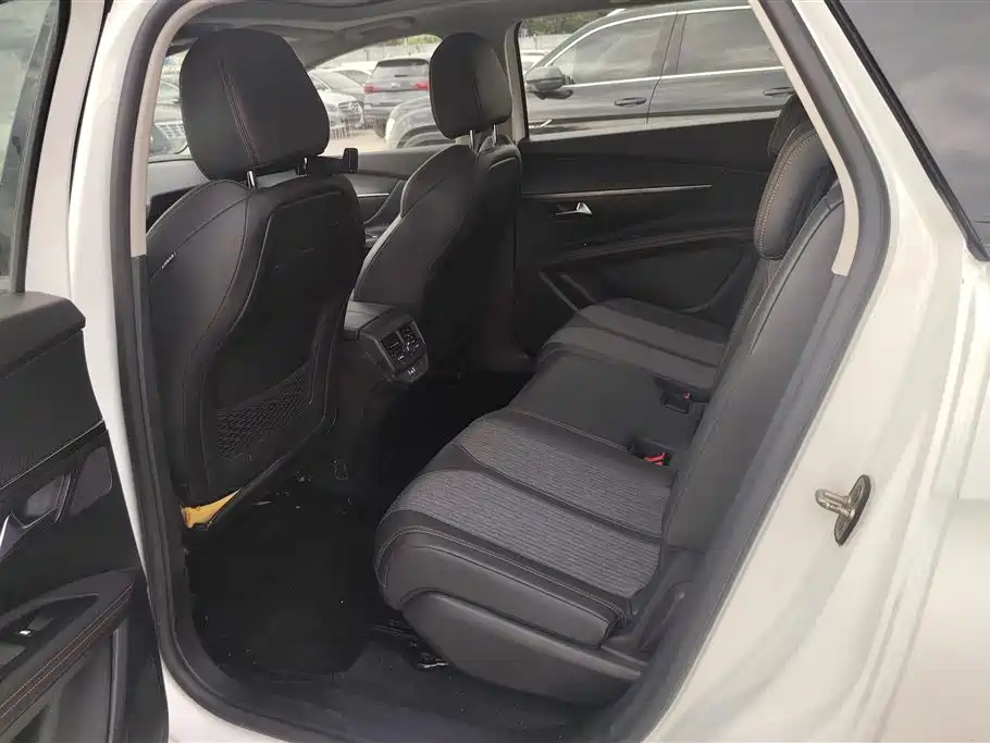 Peugeot 5008 2017 380THP 5-Seat Elite Edition фото 11