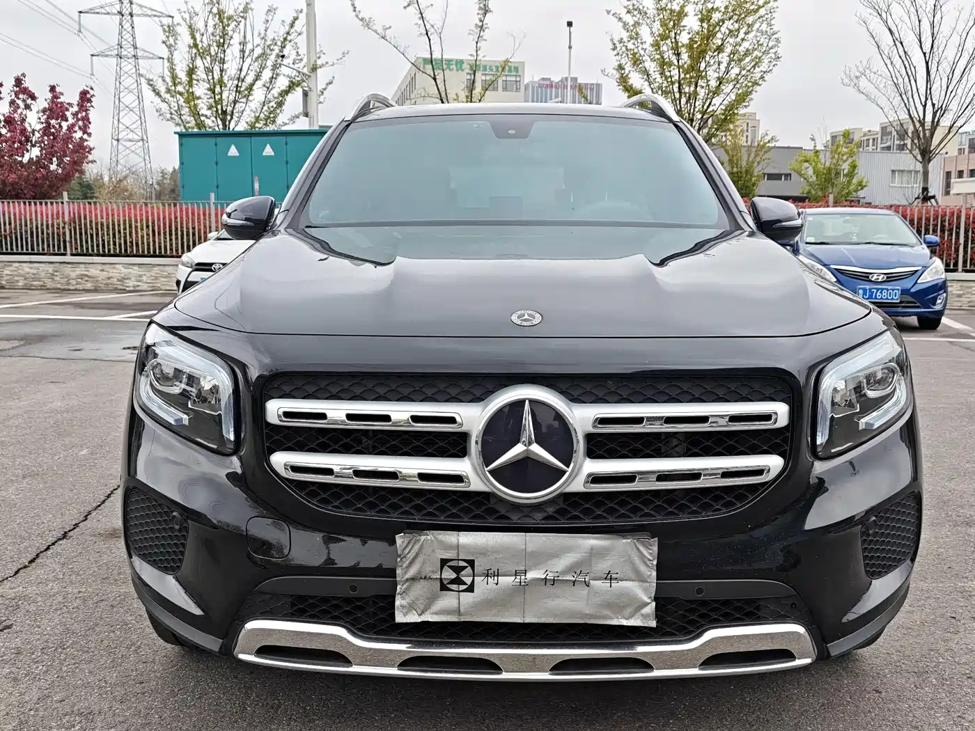 MERCEDES-BENZ GLB