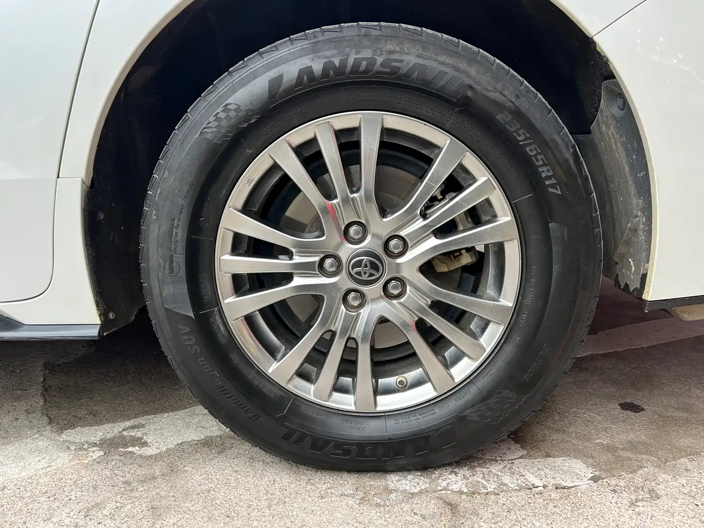 Toyota Sienna 2023 2.5L Hybrid Luxury Edition фото 31