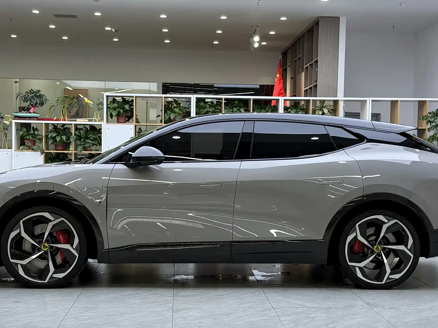 Lotus Cars ELETRE 2023 ELETRE R+ фото 12