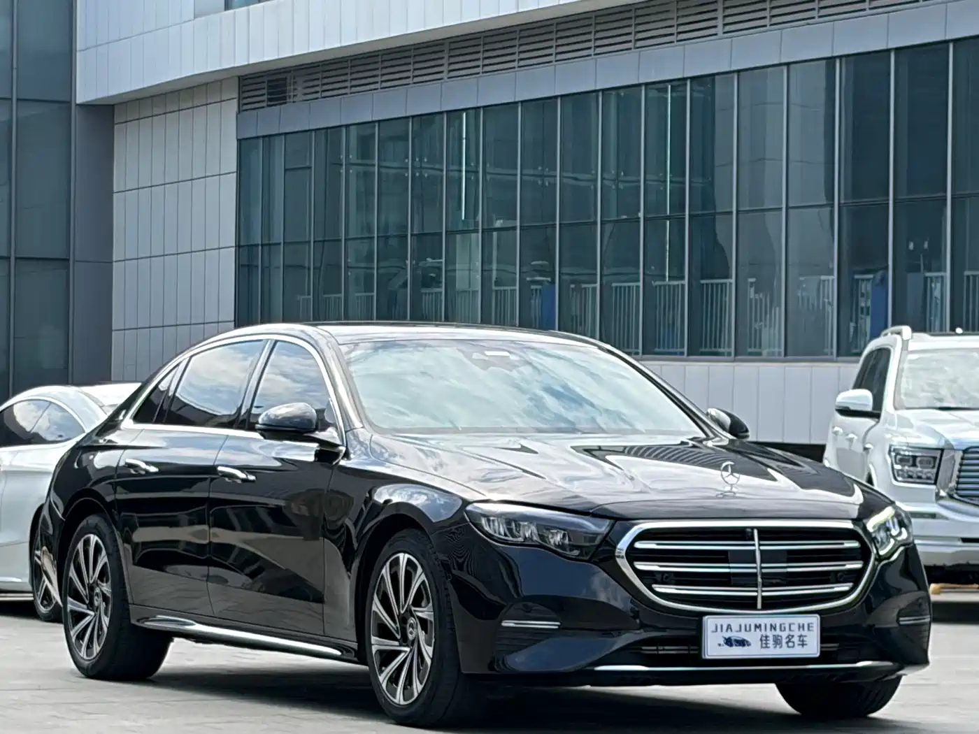 Mercedes-Benz E-Class 2025 E 300 L Luxury фото 3