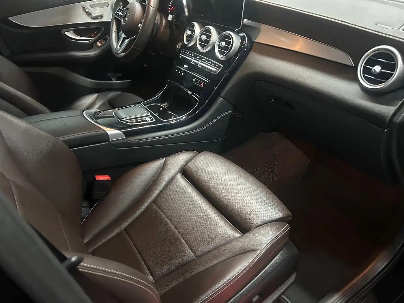 Mercedes-Benz GLC 2020 GLC 260 L 4MATIC Dynamic фото 4