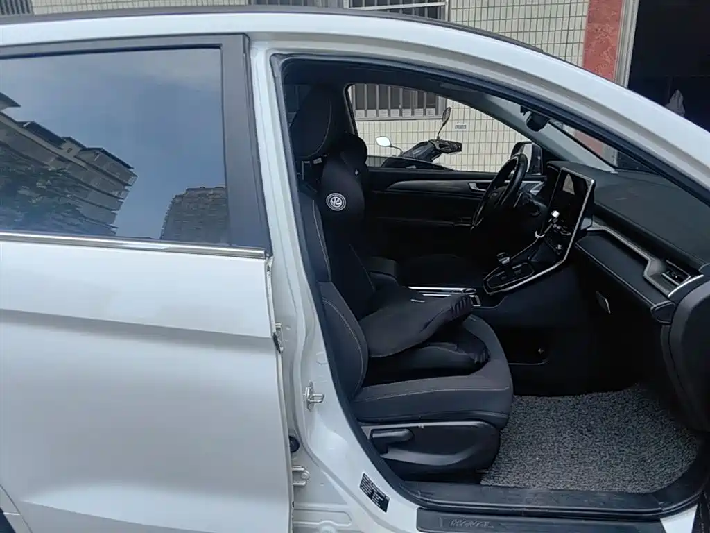 Haval M6 2021 PLUS 1.5T DCT Elite Smart Connect фото 25