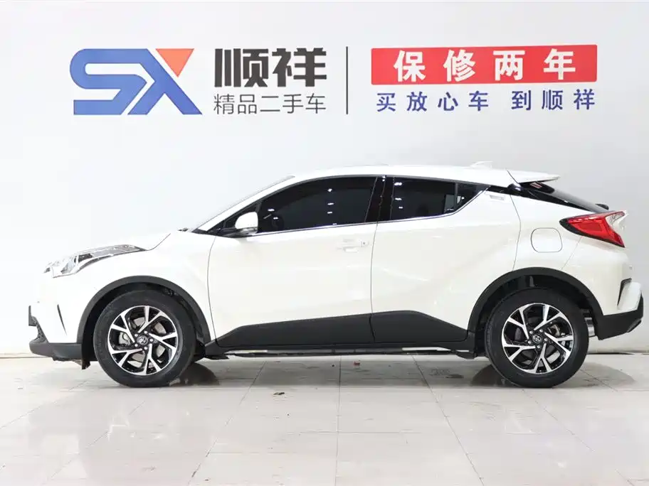 Toyota C-HR 2020 Model 2.0L Leading фото 4