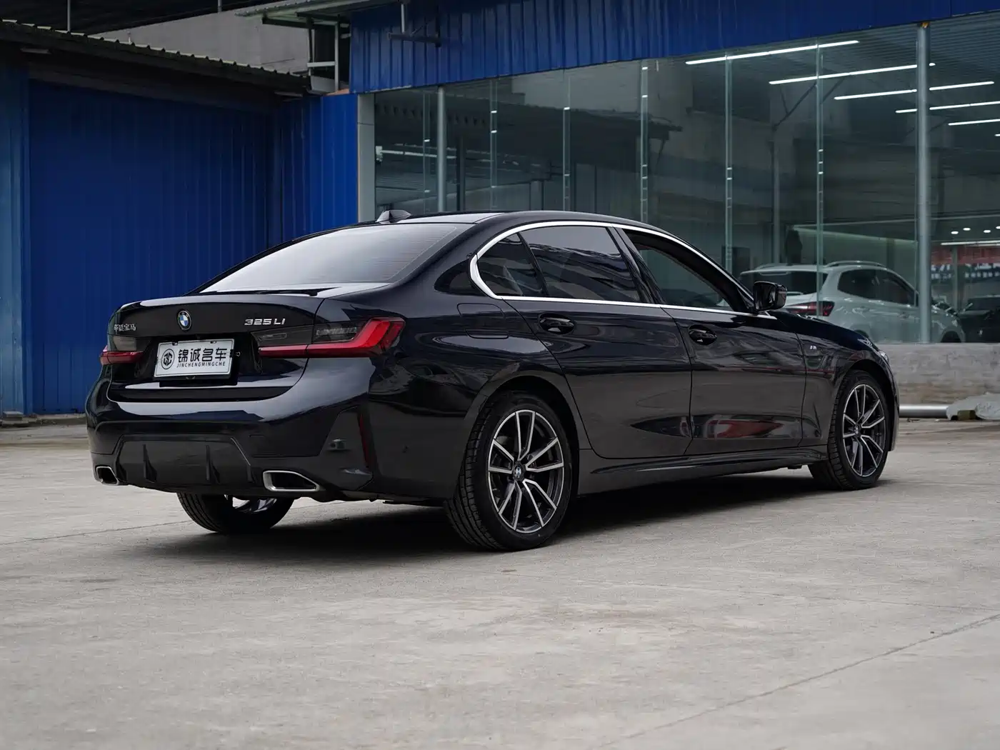 BMW 3 Series 2023 325Li M Sport Package фото 9