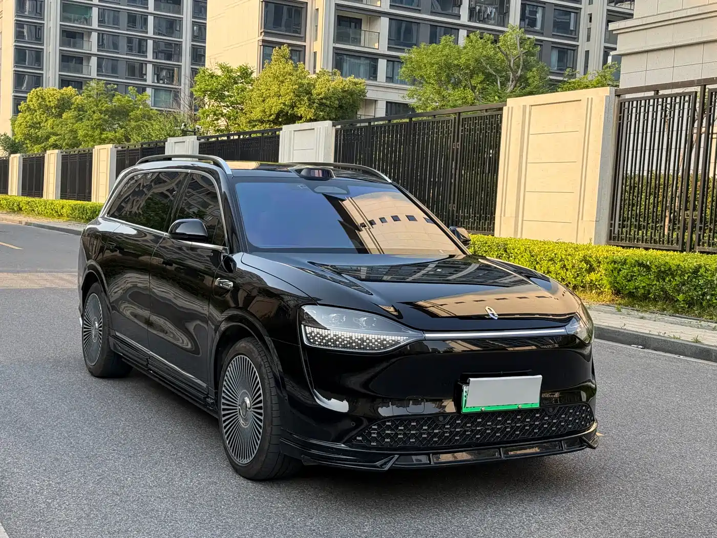 AITO Wenjie AITO M9 2025 Extended Range Ultra 52kWh 6-Seater фото 3