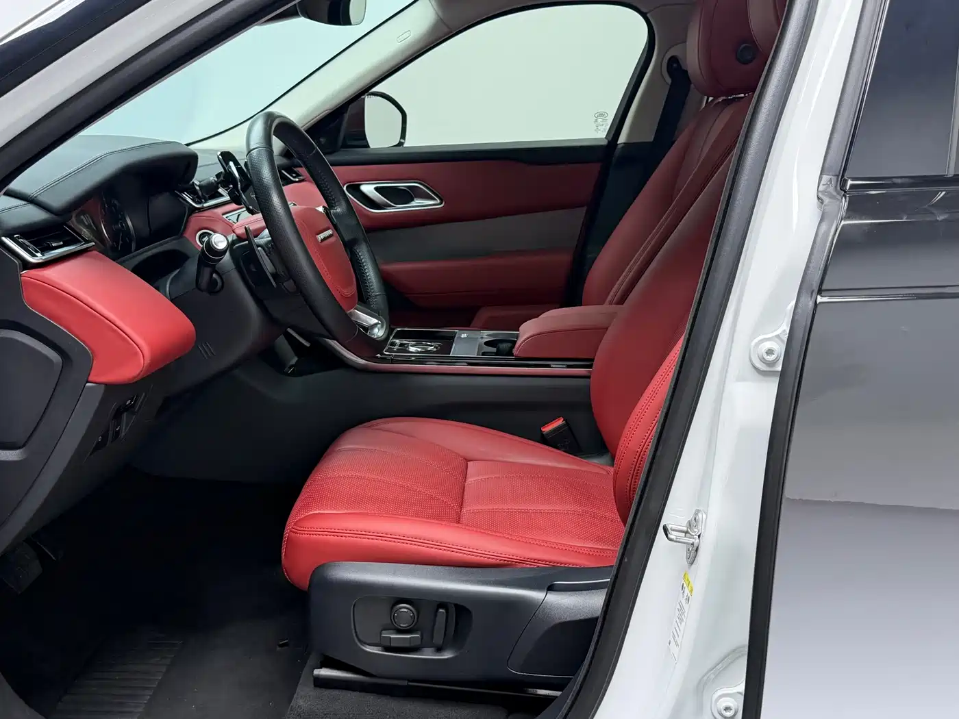 Photo 3 - Land Rover Range Rover Velar