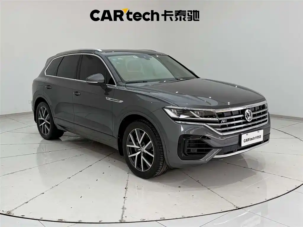 VOLKSWAGEN TOUAREG