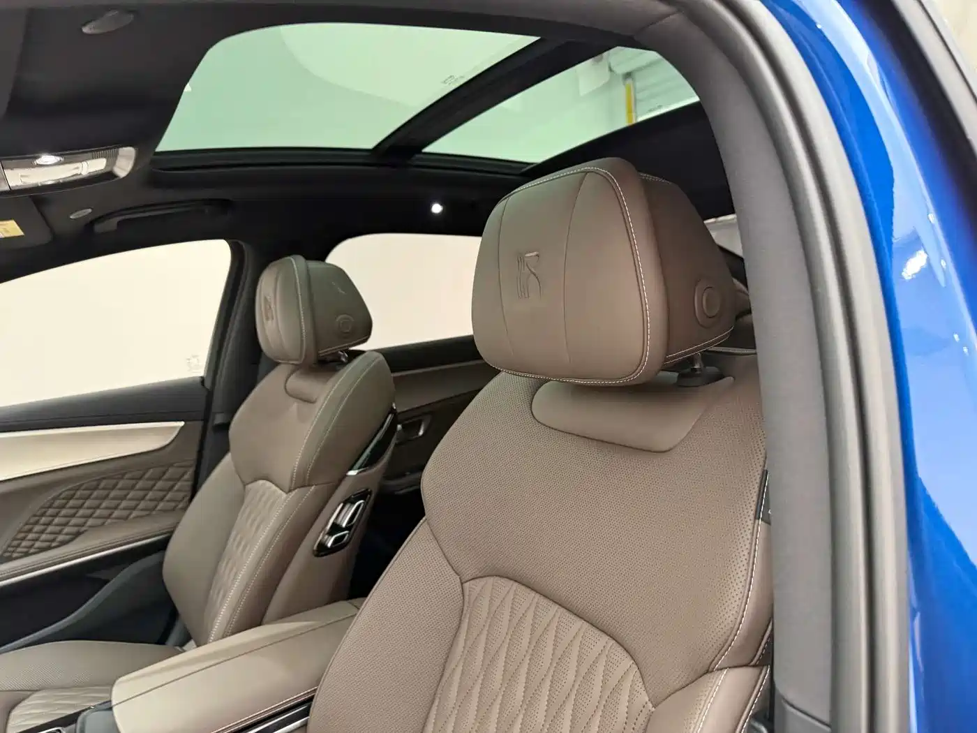 BYD Han 2022 DM-i 121KM Prestige фото 17