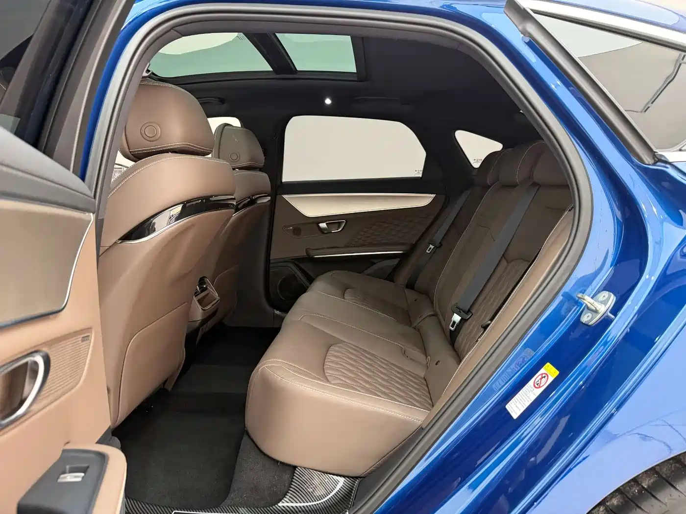 BYD Han 2022 DM-i 121KM Prestige фото 16