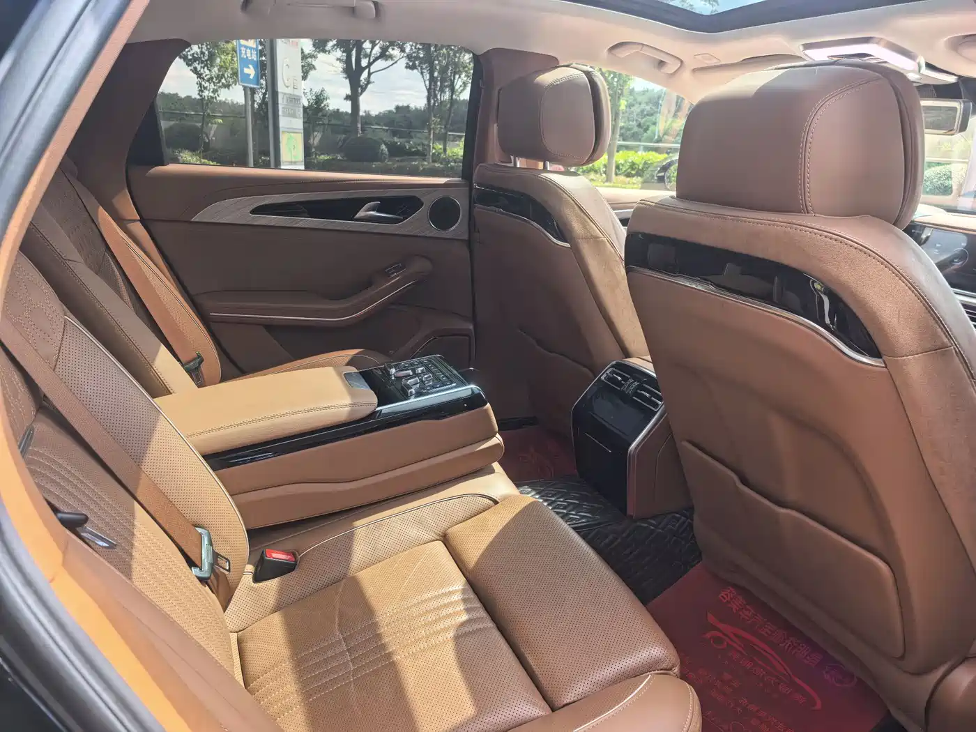 Hongqi H9 2020 2.0T Smart Connection Qi Chang Edition фото 17