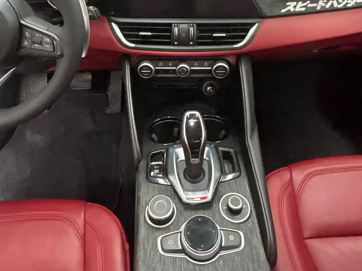 Alfa Romeo Giulia 2020 2020 2.0T 280HP Luxury Edition