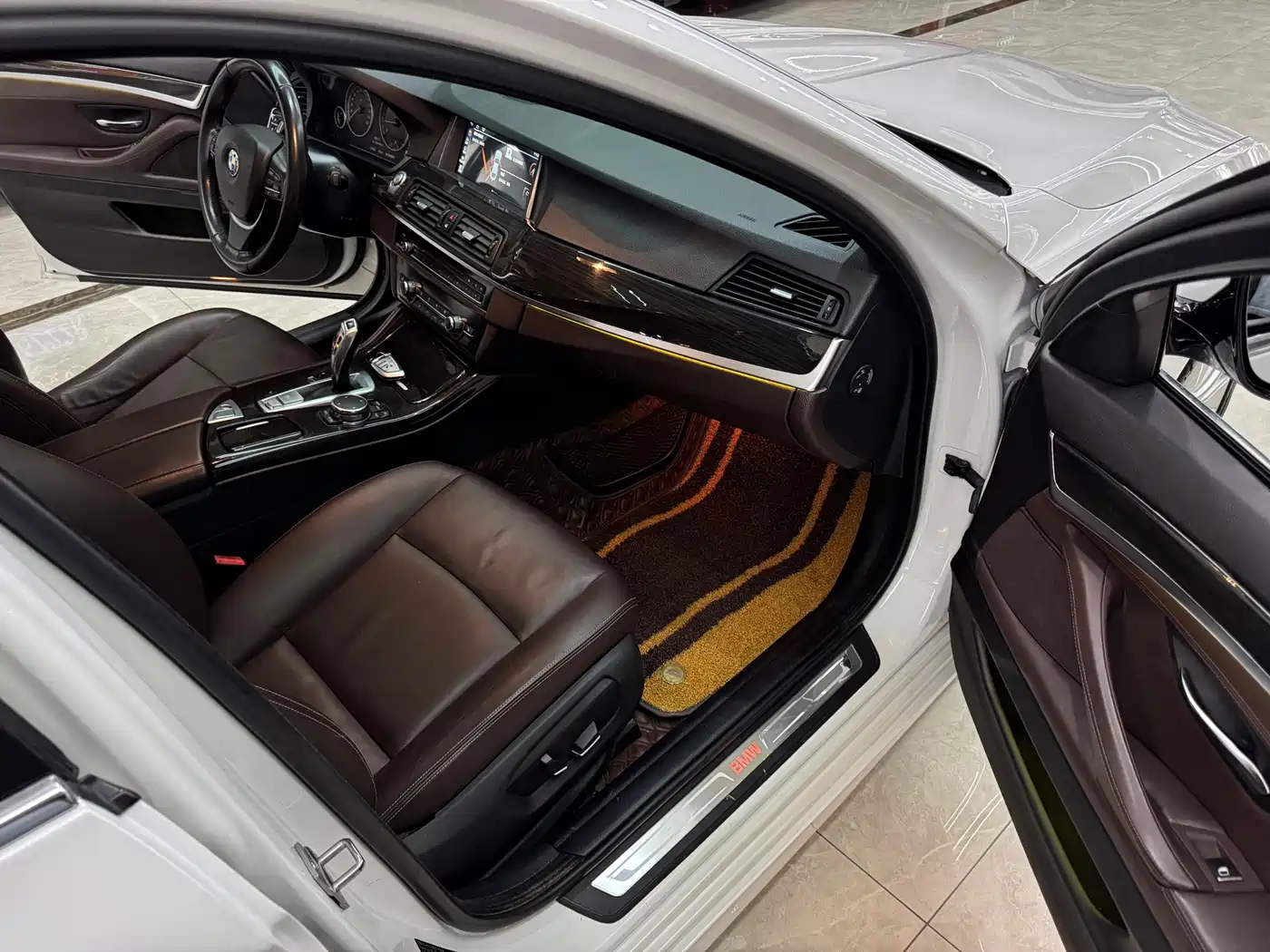 BMW 5 Series 2014 525Li Luxury Design Package фото 16