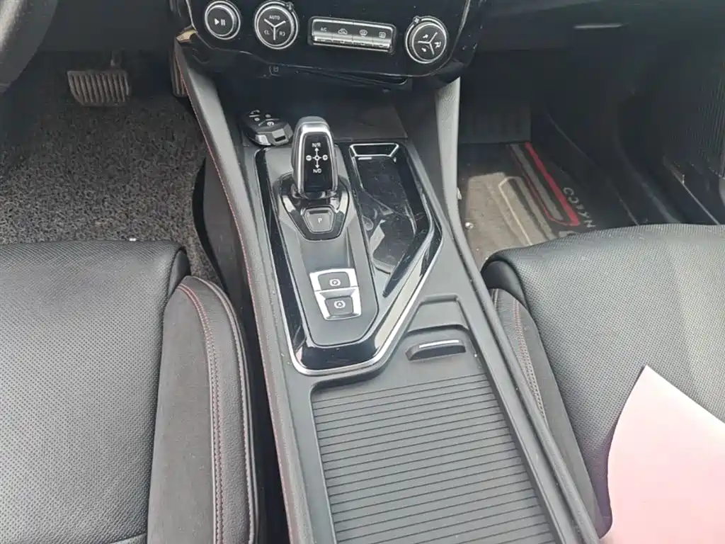 Lynk & Co 03 2018 1.5TD DCT Power Pro Version China V фото 14