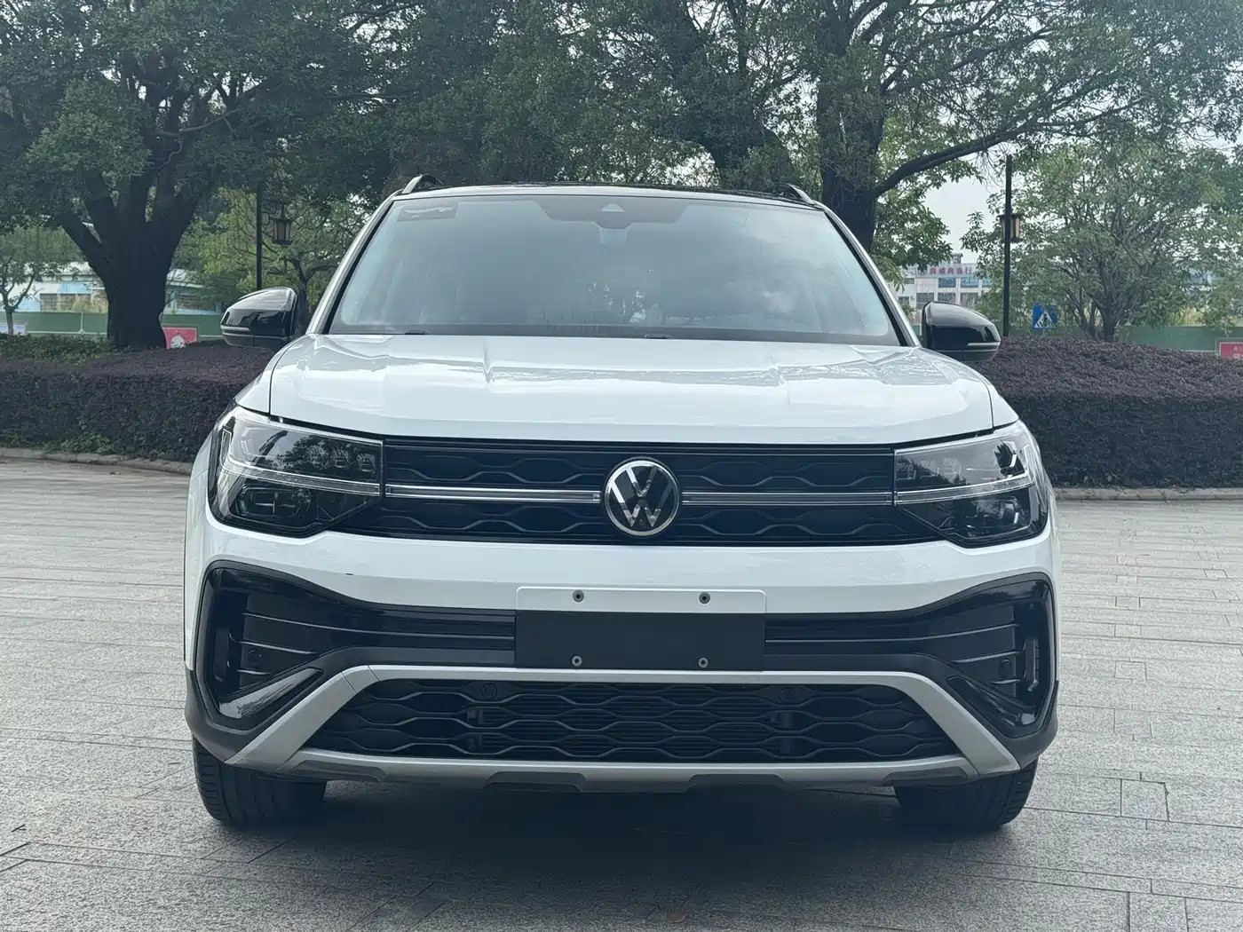 Volkswagen Tharu 2024 300TSI 2WD Moon Premium Edition фото 2