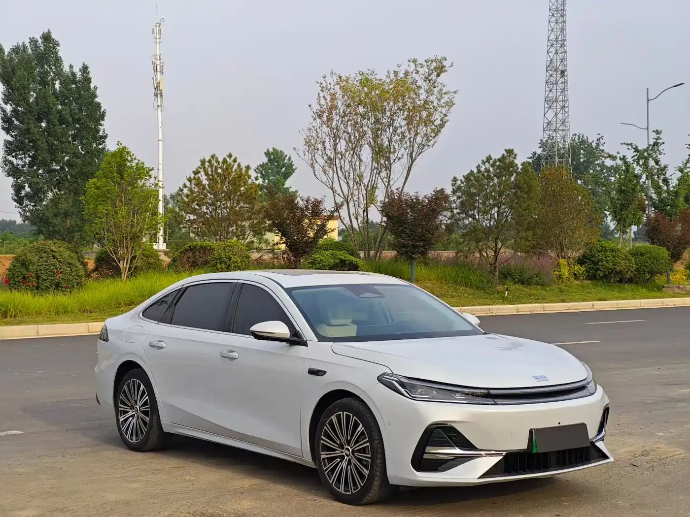 Geely Galaxy Galaxy A7 2025 EM-i 150km Long Voyage Edition фото 3