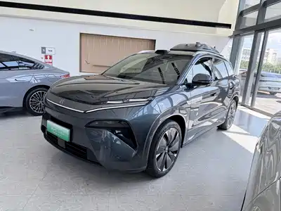BYD Tang L