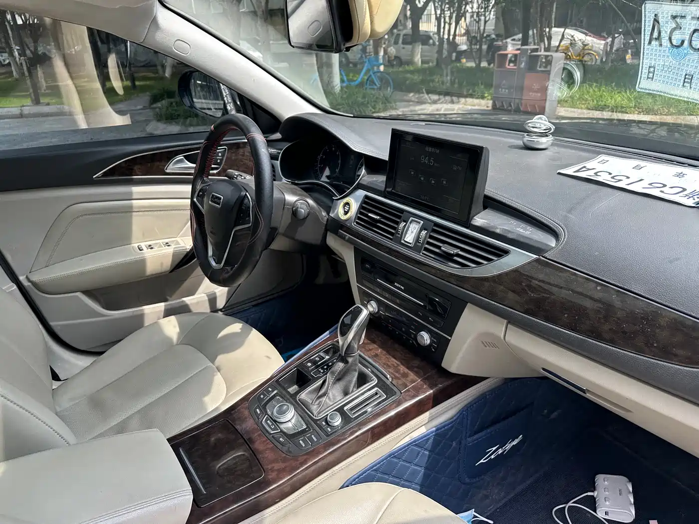 Фото 19 - Zotye Z700