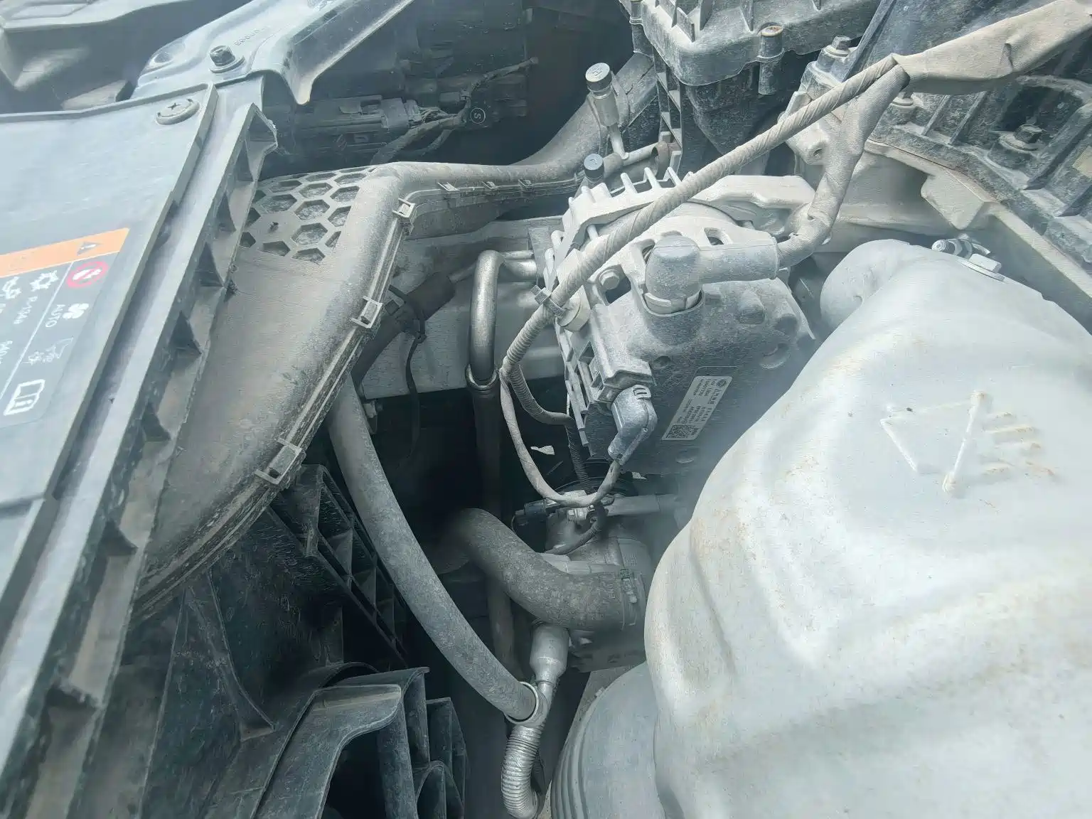 Фото 22 - Roewe i5