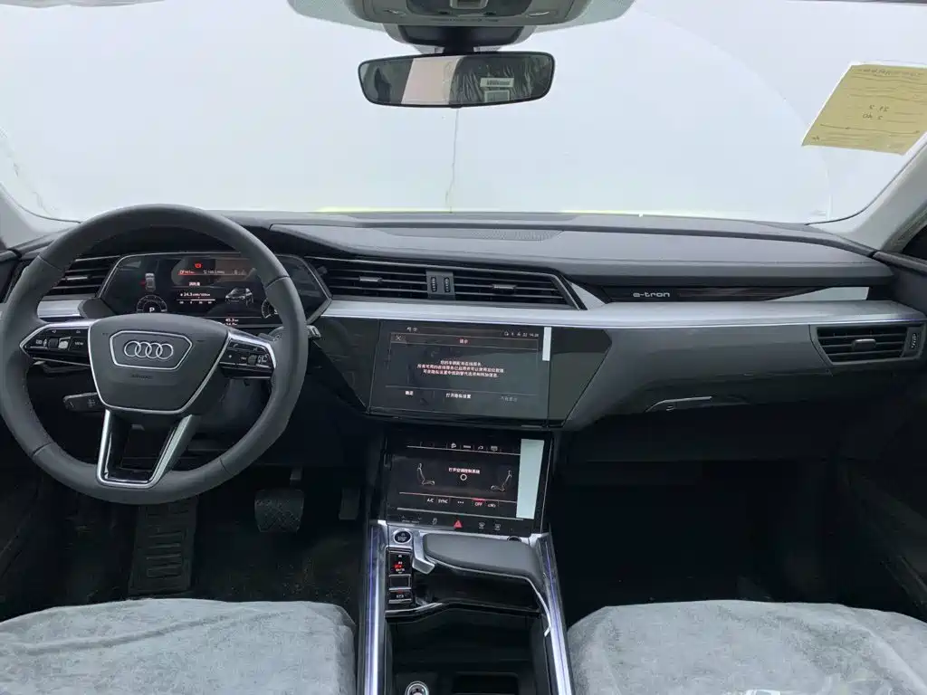 Audi e-tron 2026 2021 50 quattro Luxury