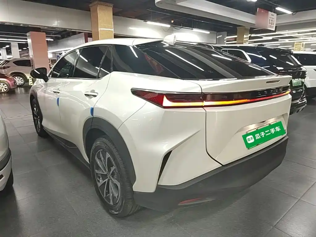 Lexus RZ 2024 2023 450e 4WD Deluxe