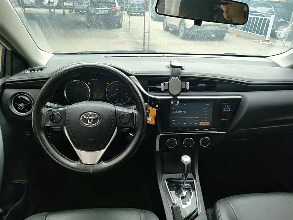 Toyota Corolla 2017 Facelift 1.2T S-CVT GL-i фото 10