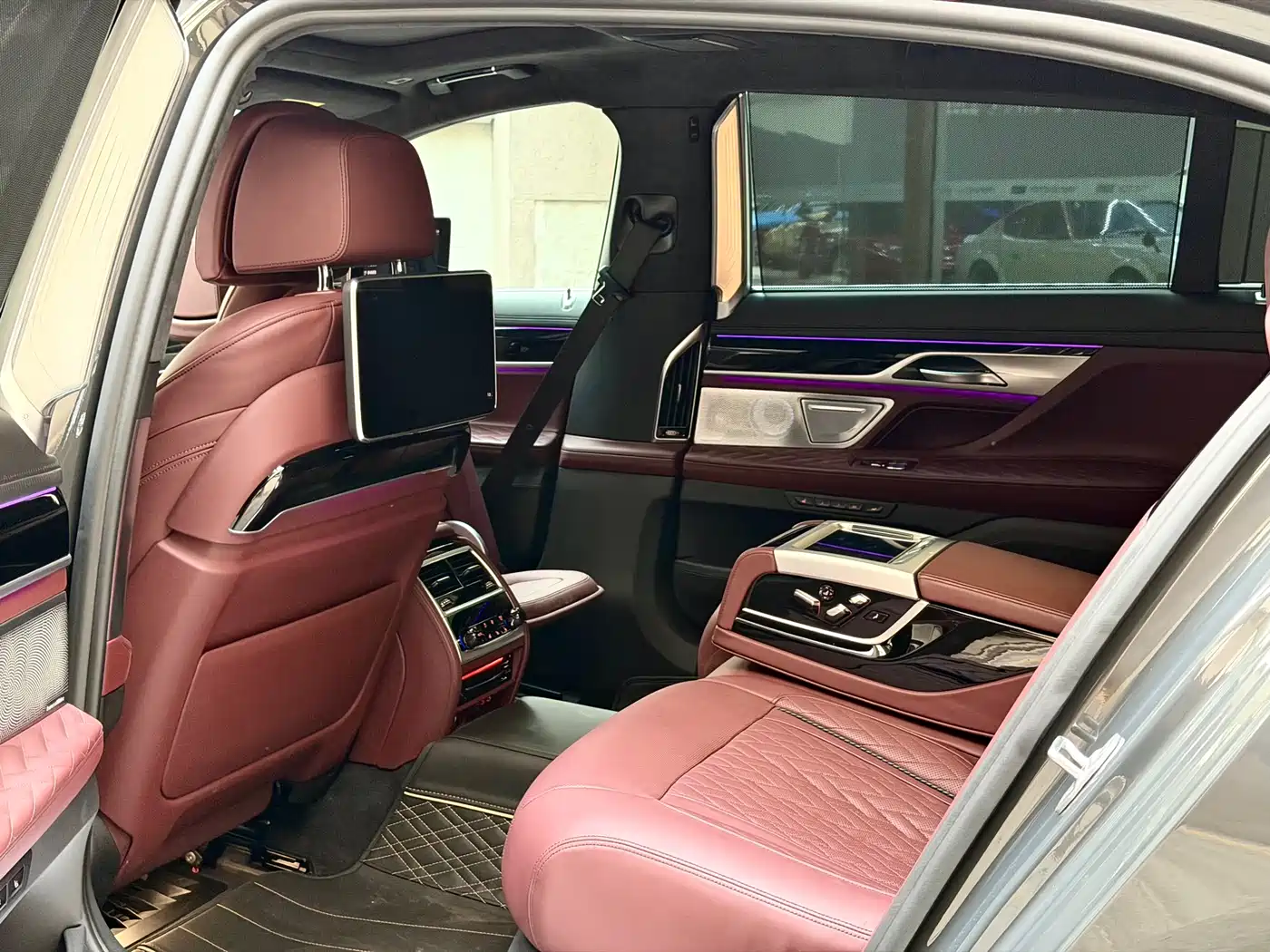 BMW 7 Series 2019 Facelift 740Li xDrive Executive M Sport Package фото 7