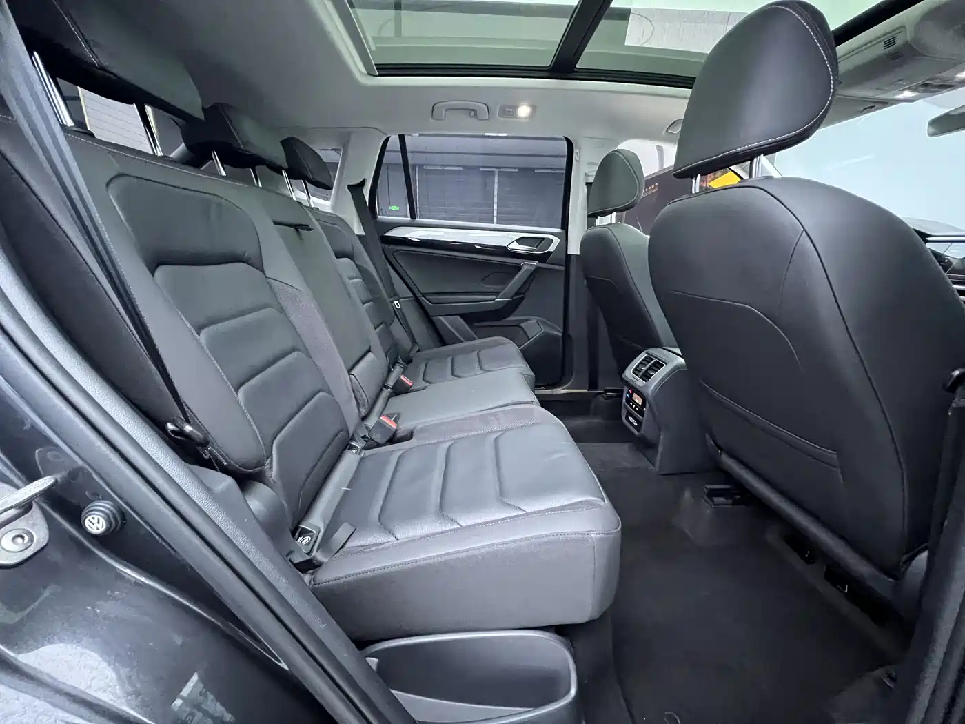 Volkswagen Tayron 2022 280TSI 2WD Luxury Smart Connect Edition фото 16