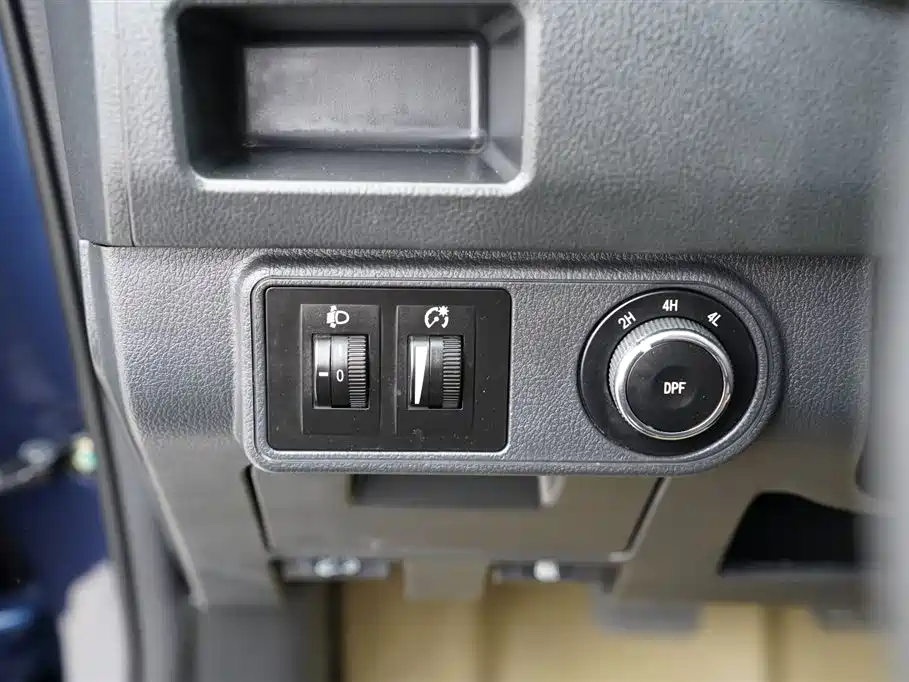 Isuzu Qingling T28 2026 2025 2.8T Diesel Manual 4WD Standard Long Wheelbase