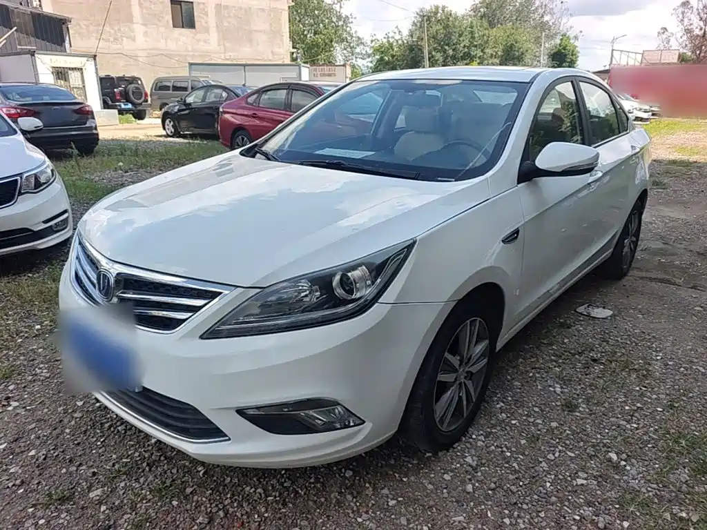 Фото 1 - Changan Eado