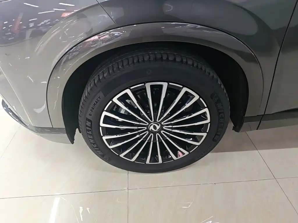 Dongfeng Aeolus L8 2025 2025 Plug-in Hybrid