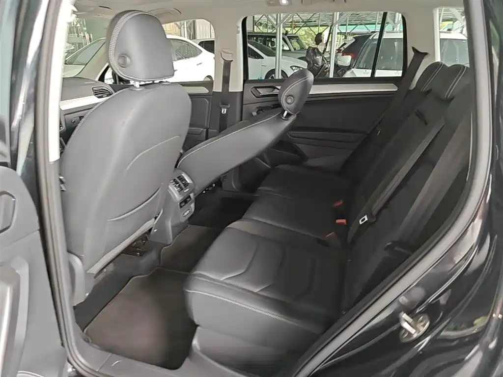 Volkswagen Tiguan L 2018 Facelift 330TSI Automatic 2WD Luxury Edition фото 17