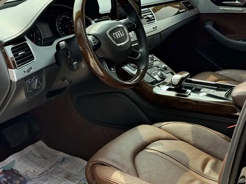 Audi A8 2014 A8L 45 TFSI quattro Exclusive фото 4