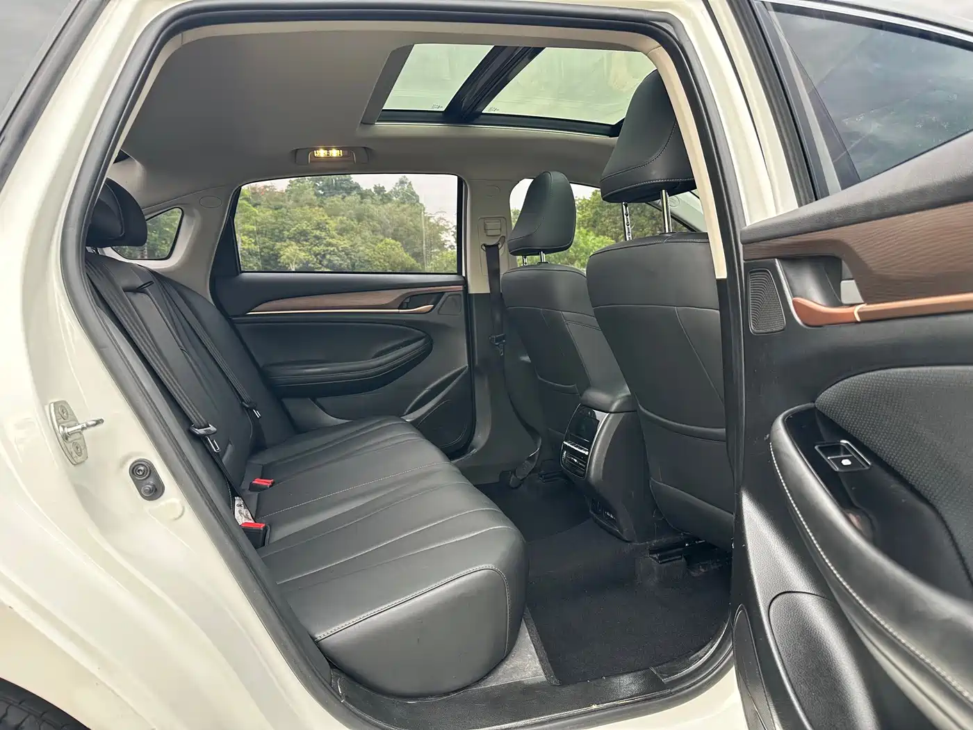 GAC Trumpchi Trumpchi GA6 2019 270T Automatic Premium Edition фото 16