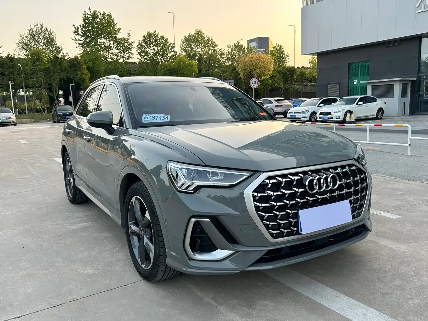 Audi Q3 2024 35 TFSI Fashion Sport фото 2