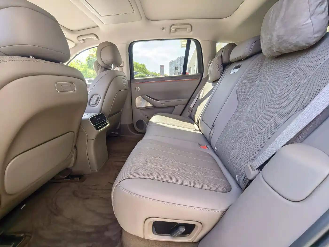AITO Wenjie AITO M7 2026 Extended Range Ultra AWD 5-Seater фото 9