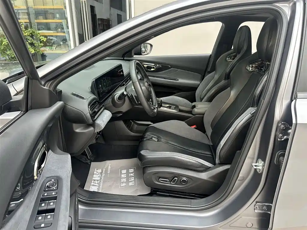 GAC Trumpchi Trumpchi Emkoo 2023 400T Auto R MAX фото 6
