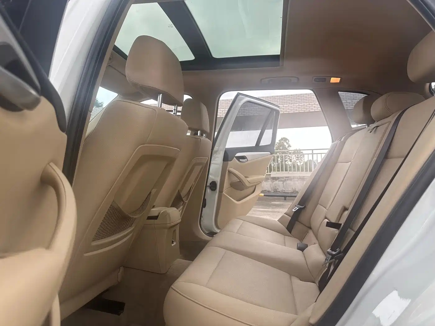 BMW X1 2013 sDrive18i Leading фото 6