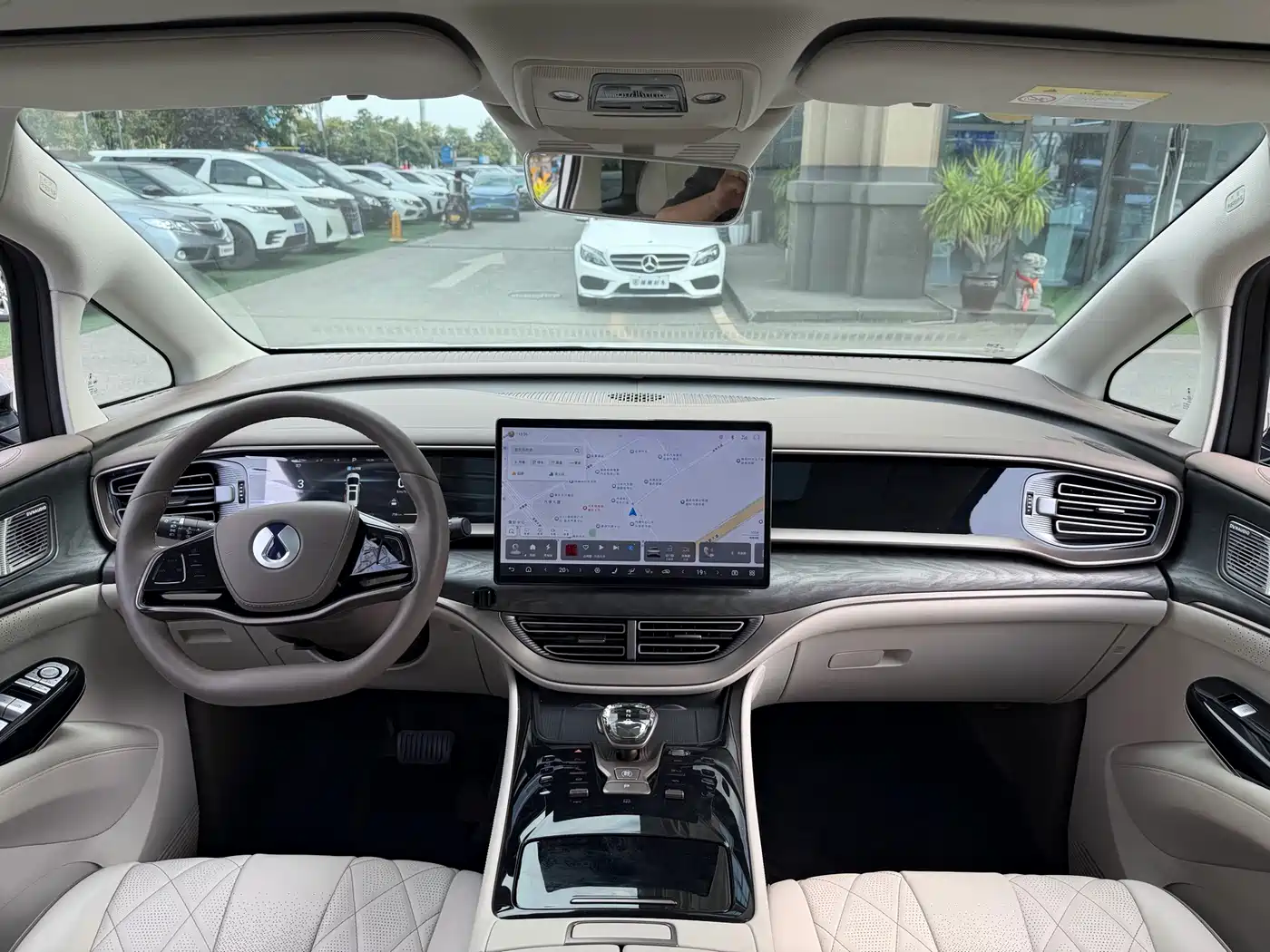 Denza D9 2022 DM-i 1040 Premium фото 6