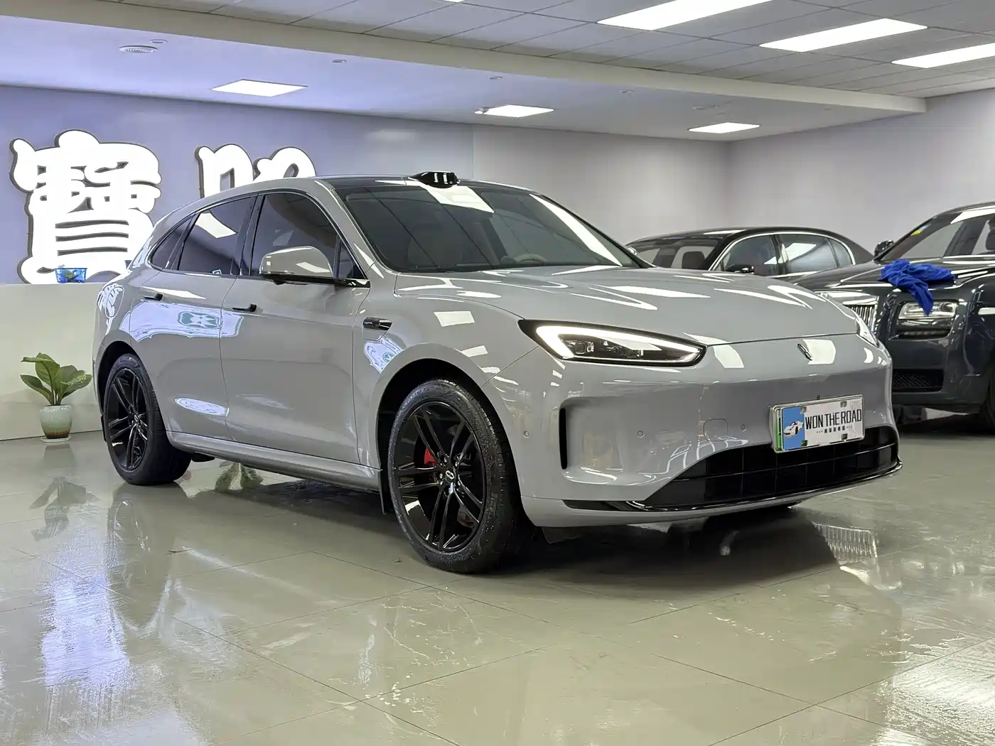 AITO Wenjie AITO M5 2024 Extended Range Max RS AWD Advanced Smart Driving Edition фото 5